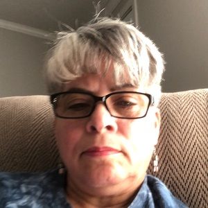 Meet your Posher, Dina